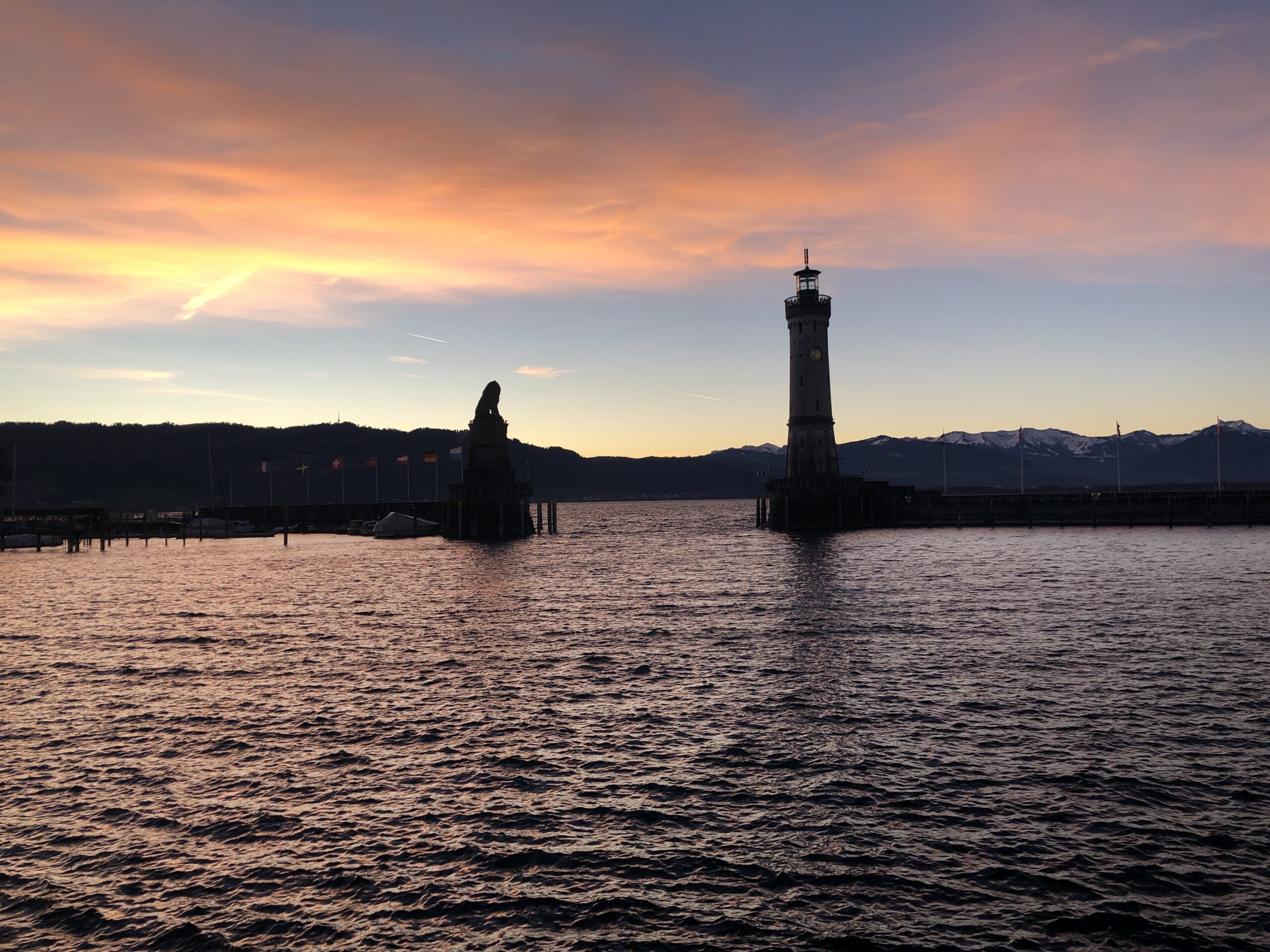 Lindau Hafen bei Morgengrauen